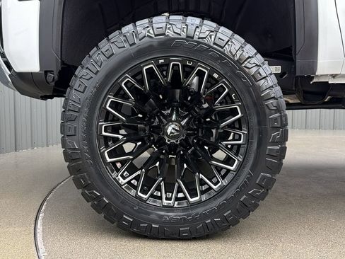 Used 2025 GMC Sierra 3500 Denali w/ Denali Reserve Package AWD/4WD image 9