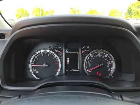Used 2021 Toyota 4Runner TRD Off-Road AWD/4WD image 26