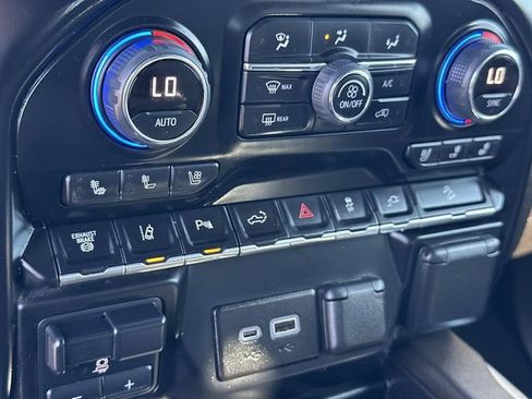 Used 2022 Chevrolet Silverado 2500 LTZ w/ LTZ Convenience Package image 33