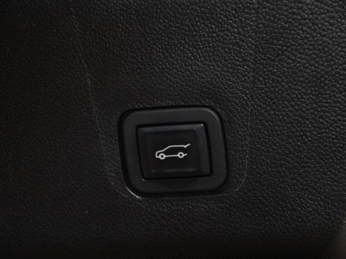 Used 2019 Chevrolet Traverse LT w/ LT Premium Package AWD/4WD image 22