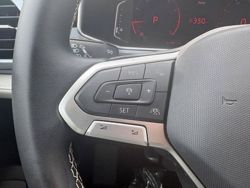 Certified 2025 Volkswagen Taos SEL AWD/4WD image 17