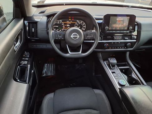 Used 2022 Nissan Pathfinder S image 8