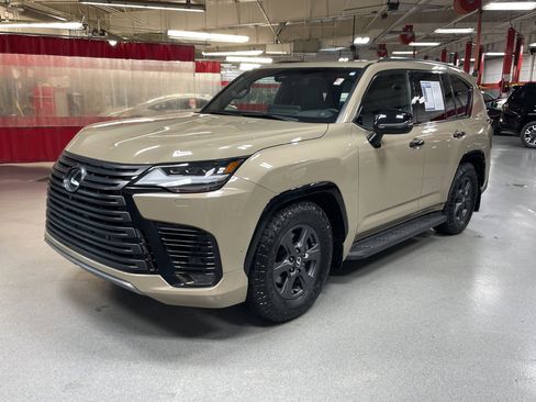 Used 2025 Lexus LX 700h Overtrail image 15