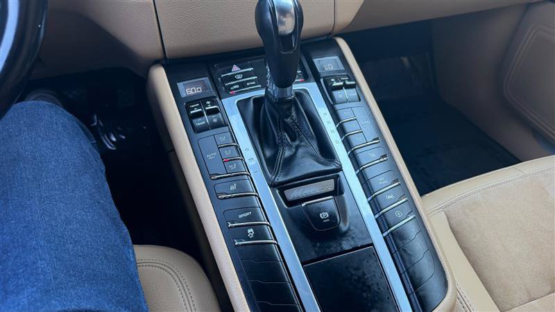 Used 2018 Porsche Macan S AWD/4WD image 34