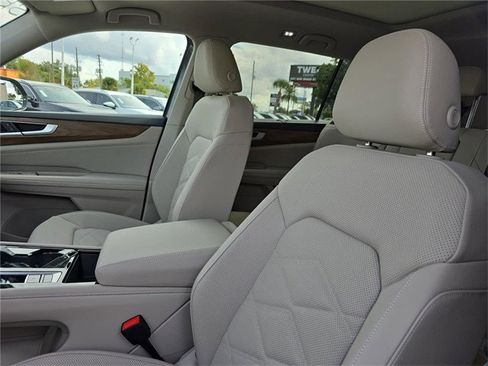 New 2026 Volkswagen Atlas SE image 18