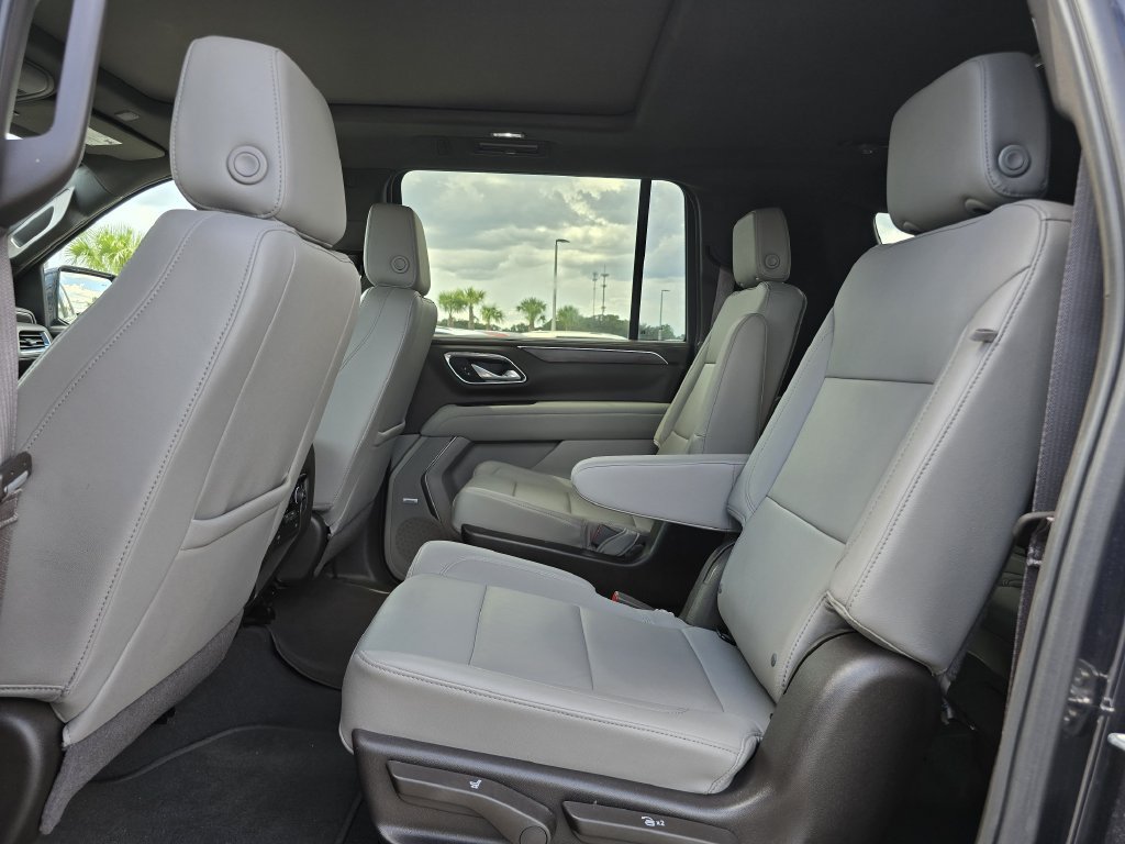 Used 2023 Chevrolet Suburban Z71 w/ Z71 Off-Road Package AWD/4WD image 18
