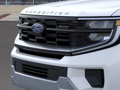 New 2025 Ford Expedition Platinum w/ Driver's Package image 17