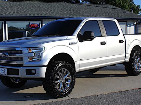 Used 2017 Ford F150 XL w/ Equipment Group 101A Mid RWD image 1