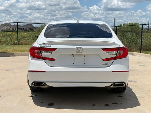 Used 2018 Honda Accord Sport image 8