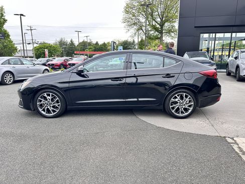 Used 2019 Hyundai Elantra Limited w/ Cargo Package FWD image 3