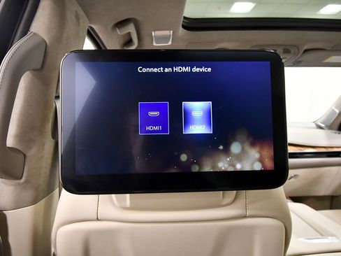 Used 2024 Cadillac Escalade ESV Sport Platinum AWD/4WD image 18