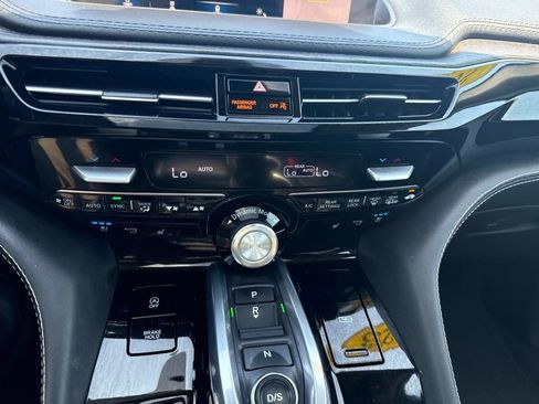 Used 2023 Acura MDX SH-AWD w/ Advance Package image 29
