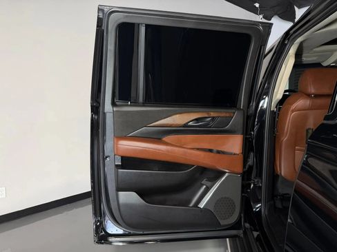 Used 2015 Cadillac Escalade ESV Premium AWD/4WD image 16