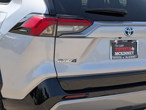 Used 2023 Toyota RAV4 XSE AWD/4WD image 8