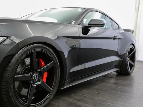 Used 2017 Ford Mustang GT Premium w/ GT Performance Package RWD image 31