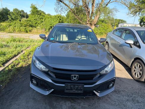 Used 2017 Honda Civic Sport image 6