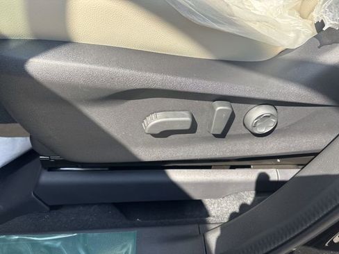New 2026 Subaru Ascent Limited AWD/4WD image 12