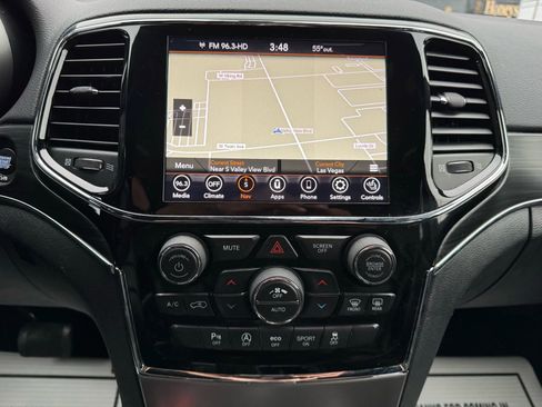 Used 2020 Jeep Grand Cherokee Limited image 28