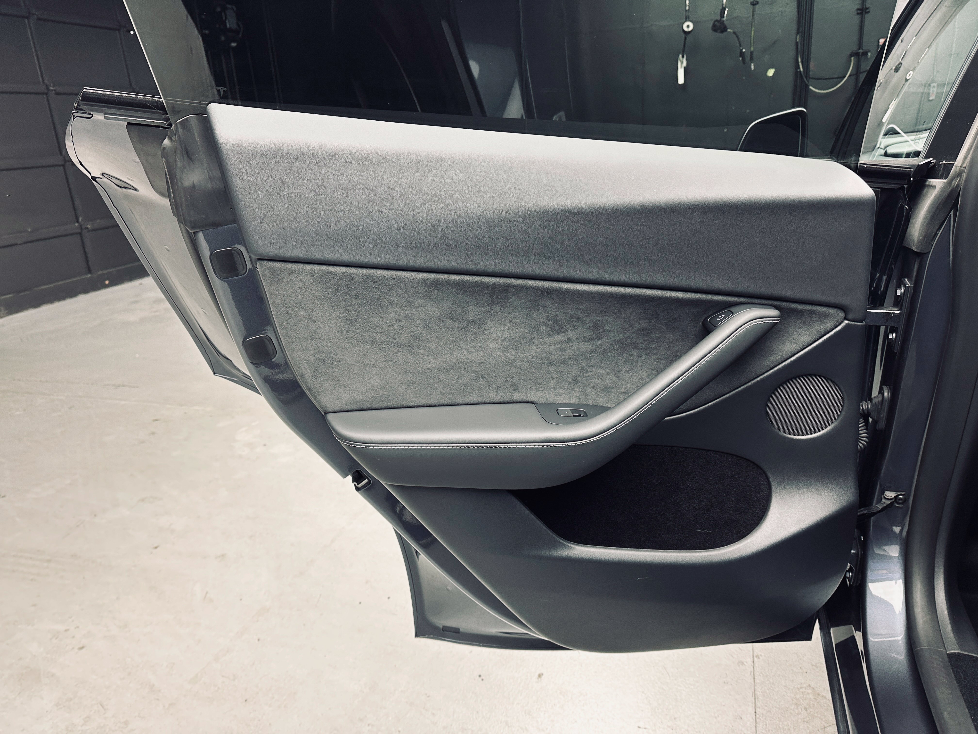Used 2023 Tesla Model Y Long Range AWD/4WD image 25