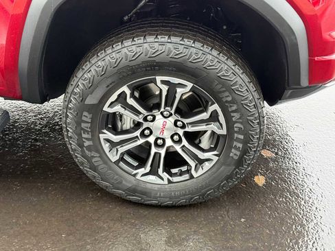 Used 2023 GMC Canyon AT4 w/ AT4 Premium Package image 7