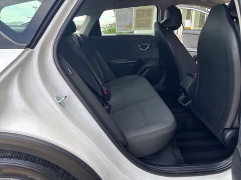 Used 2025 Kia K4 LXS FWD image 27