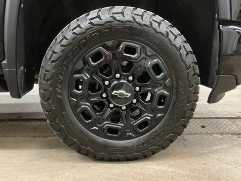 Used 2024 Chevrolet Silverado 2500 High Country w/ High Country Premium Package image 34