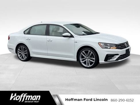 Used 2018 Volkswagen Passat 2.0T R-Line image 1