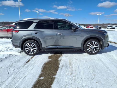 Used 2022 Nissan Pathfinder Platinum w/ Cargo Package image 2