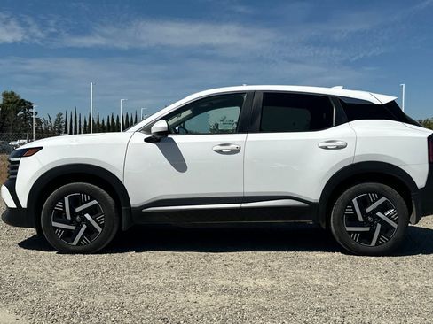 Used 2025 Nissan Kicks SV FWD image 6