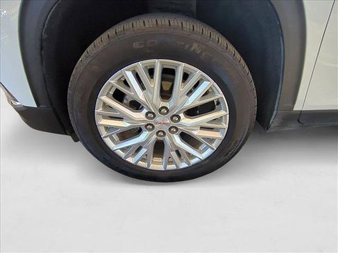 Used 2024 GMC Acadia Elevation image 25