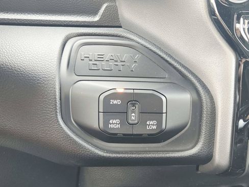 Used 2026 RAM 2500 Big Horn AWD/4WD image 32