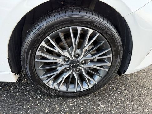 Used 2023 Kia Forte GT-Line w/ GT-Line Technology Package image 11