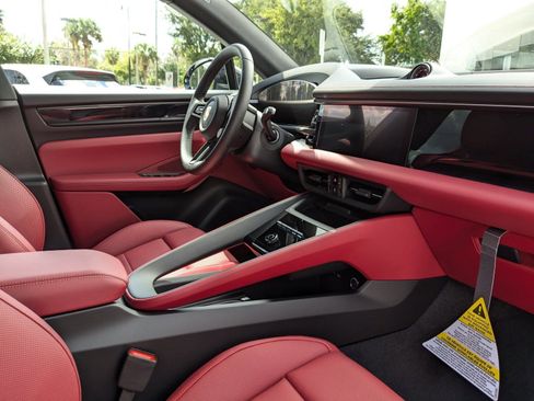 Certified 2024 Porsche Macan 4 Electric image 6