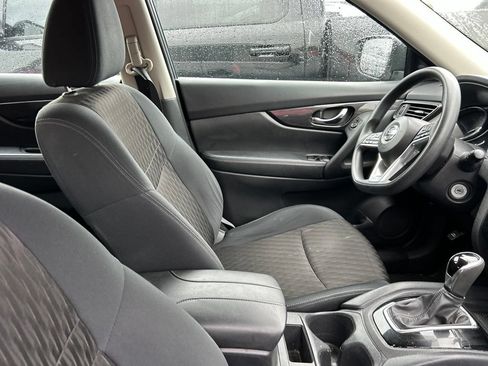 Used 2018 Nissan Rogue S AWD/4WD image 9