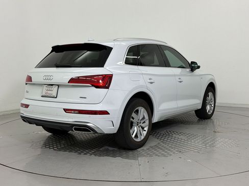 Used 2022 Audi Q5 2.0T Premium w/ Convenience Package AWD/4WD image 9