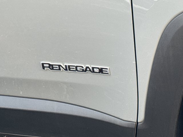 Used 2020 Jeep Renegade Latitude FWD image 4