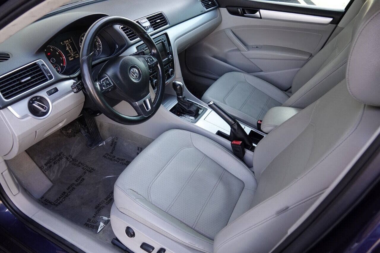 Used 2012 Volkswagen Passat 2.5 SE FWD image 7