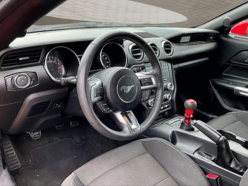 Used 2016 Ford Mustang Convertible RWD image 11