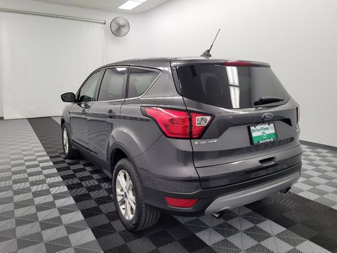Used 2019 Ford Escape SE FWD image 5