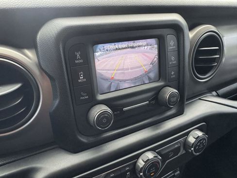 Used 2020 Jeep Wrangler Sport image 25