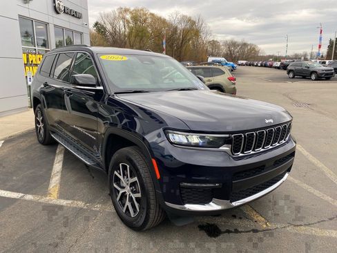 Used 2024 Jeep Grand Cherokee L Limited image 7