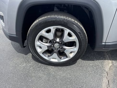 Used 2020 Jeep Compass Limited AWD/4WD image 19