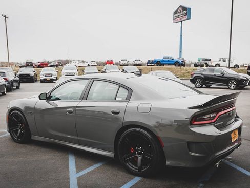 Used 2017 Dodge Charger SRT Hellcat image 31