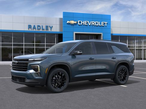 New 2026 Chevrolet Traverse LT image 2