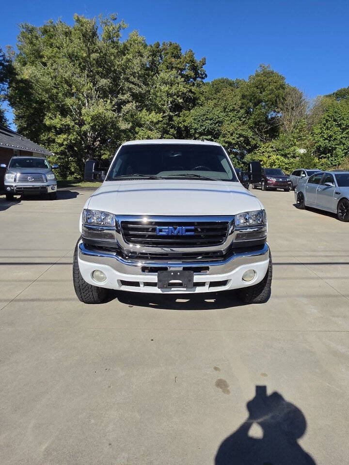 Used 2007 GMC Sierra 2500 SLT w/ Heavy-Duty Power Package AWD/4WD image 9