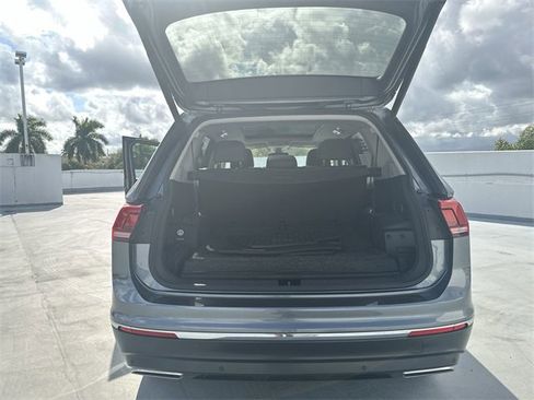 Used 2020 Volkswagen Tiguan SEL image 21
