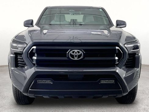 Used 2025 Toyota Tacoma SR5 AWD/4WD image 4