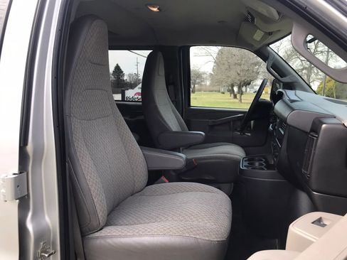 Used 2017 Chevrolet Express 3500 LT w/ LT Preferred Equipment Group image 36