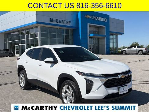 Used 2024 Chevrolet Trax LS w/ LS Convenience Package FWD image 1