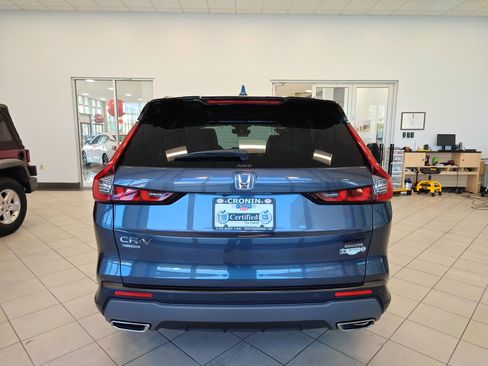 Used 2025 Honda CR-V Sport Touring image 4